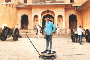 अब जयपुर के किले और संग्रहालय बने पर्यटकों के सेल्फी का परफेक्ट फ्रेम : क्लिक करो, गुनगुनाओ और यादें सजाओ किले और संग्रहालयों में सेल्फी का नया ट्रेंड 