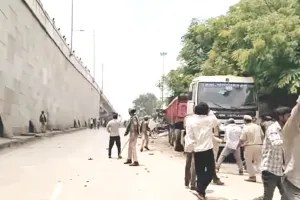 आठ वर्षीय मासूम से दुष्कर्म, उग्र भीड़ ने लगाया जाम, कई वाहनों में तोड़फोड़ : मौके पर अतिरिक्त पुलिस बल तैनात