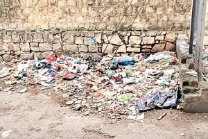 कोटा दक्षिण वार्ड 44 - नालियों के टूटे ढकान व कम रोशनी की रोड लाइटें बनी  परेशानी 