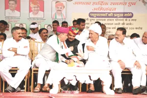 मांगों को लेकर पशुपालकों ने भरी हुंकार, विधानसभा-सचिवालय घेराव की चेतावनी : चुनाव में किसानों की आमदनी दूना करने वाली भाजपा अपना वादा भूली- जूली