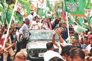 बिहारी वोटरों को जगाने जीप में घूमे तीन युवा नेता : राहुल, तेजस्वी और अखिलेश का एक वाहन में घूमना एनडीए के लिए चुनौती