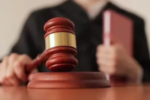 ठेका, एजेंसी के माध्यम से कार्यरत हजारों कर्मचारियों को मिली राहत : हाईकोर्ट का आदेश, प्लेसमेंट एजेंसी से नियुक्त संविदा कर्मियों को भी मिलेगा नियम 2022 का लाभ