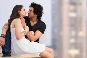 बॉक्स ऑफिस पर छाया ‘सैयारा’ का जादू : फिल्म 300 करोड़ के क्लब में हुई शामिल, अहान पांडे-अनीत पड्डा की रोमांटिक केमिस्ट्री ने जीता फैंस का दिल 