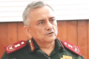 आर्मी चीफ ने जताई पड़ोसी से अगले युद्ध की आशंका : हमें युद्ध की तैयारी करनी होगी- जनरल द्विवेदी