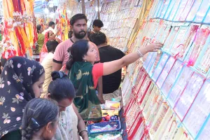 रक्षाबंधन पर्व : राखी बाजार से चाइना आउट, इस साल स्वदेशी राखियों की बढ़ी डिमांड