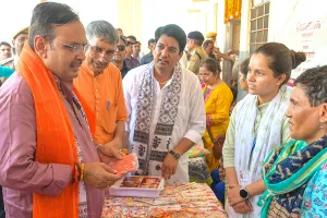 भजनलाल शर्मा को विशेष योग्यजन से बांधी राखी : प्रसादी की वितरित, प्रदर्शनी का किया अवलोकन 