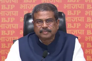 देश में अराजकता फैलाना चाहते हैं इंडिया गठबंधन के नेता : घुसपैठियों को शामिल करवाकर बनाना चाहते है अपना वोट बैंक, भाजपा ने कहा- केवल वोट बैंक की कर रहे हैं राजनीति  