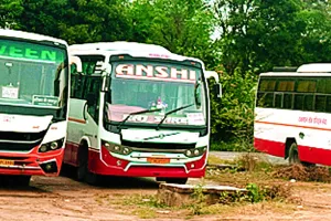 आरटीओ का अवैध बस संचालन के विरुद्ध अभियान : 26 अवैध बसें जब्त, जुर्माना वसूला 