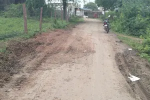 असर खबर का -  पीडब्ल्यूडी ने सही करवाया सड़क मार्ग का गड्ढा