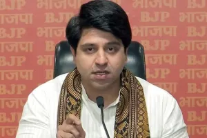 विपक्ष वर्क फ्रॉम होम की तरह वर्क फ्रॉम जेल चाहता है : 130वां संशोधन विधेयक, भ्रष्टाचार से लड़ने का एक बड़ा हथियार, पूनावाला ने कहा- कोविड के दौरान सभी वर्क फ्रॉम होम करते थे