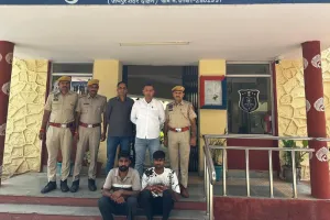 महेश नगर थाना पुलिस की बड़ी सफलता : चैन स्नेचिंग गैंग का भंडाफोड़, दो शातिर बदमाश गिरफ्तार