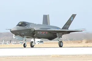 नाटो देश स्पेन ने कर दिया अमेरिका स्टील्थ जेट -35 लेने से इनकार : दूसरी ओर भारत पर दबाव डाल रहे ट्रंप