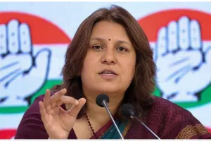 सिंधिया के बयान पर कांग्रेस का पलटवार : कांग्रेस की छत्रछाया में फला फूला है आपका परिवार, सुप्रिया श्रीनेत ने कहा- इसी पार्टी में रहकर यहां तक पहुंचा है आपका पूरा कुनबा 