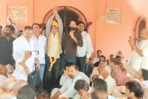 मोती महल पर रियासतकालीन झण्डा फहराने को लेकर बवाल : जमीन और महल मेरे नाम तो ये लड़का कौन एफआईआर दर्ज कराने वाला- विश्वेन्द्र