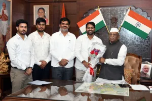 सचिवालय सेवा अधिकारी संघ के प्रतिनिधिमंडल ने राज्यपाल से की मुलाकात