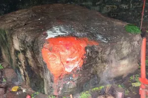 प्राचीन भैरव मंदिर क्षतिग्रस्त होने की कगार पर