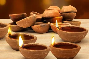दीपावली पर अयोध्या में 26 लाख दीपक होंगे रोशन : अयोध्या में रोशन होने वाले दीये राजस्थान से जाएंगे, मान्यता है- मिट्टी के दीये से वातावरण में सकारात्मक ऊर्जा का होता है संचार