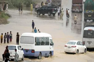 पाकिस्तान में बाढ़ से 97 लोगों की मौत : 44 लाख से ज्यादा लोग प्रभावित, नदियों में जलस्तर बढ़ने से गांवों को नुकसान 