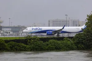 इंडिगो के विमान में तकनीकी खराबी : अबू धाबी के लिए भरी थी उड़ान, पायलट ने कराई सुरक्षित लैंडिंग  