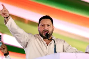 तेजस्वी यादव का एनडीए पर हमला : डबल इंजन की सरकार ने बिहार की 2 पीढ़ियों को किया बर्बाद, कहा- 10 सवालों की जारी की सूची 