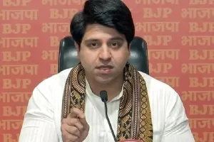 पीएम मोदी की मां के एआई वीडियो पर बिफरी भाजपा : बिहार कांग्रेस के AI वीडियो पर BJP-JDU का हमला, शहजाद पूनावाला ने कहा- कांग्रेस पार्टी एक बार फिर प्रधानमंत्री की मां का अपमान कर रही