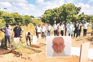 कब्र से निकालवाया शव : दामाद पर भूत प्रेत का साया बता मिर्च का पानी पिलाया, आंखों में मिर्च डालकर किया जादू-टोना 