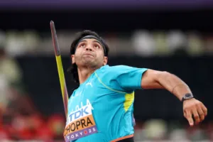 विश्व एथलेटिक्स : भारत के नीरज चोपड़ा पदक दौर में पहुंचे, पहले ही थ्रो में किया क्वालीफाई