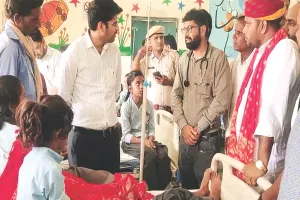 मिड-डे मील में छिपकली मिलने से मचा हड़कंप : 40 बच्चों की बिगड़ी तबीयत 