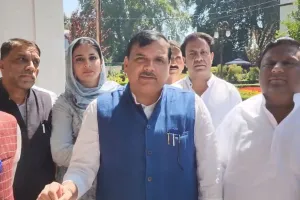 लोकतंत्र में हक के लिए आवाज उठाना हमारा संवैधानिक अधिकार : मेहराज मलिक की गिरफ्तारी के खिलाफ था धरना, संजय सिंह ने कहा- सरकारी गेस्ट हाउस को बना दिया पुलिस छावनी 