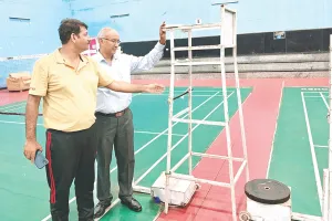 केआईयूजी : प्रतिनिधियों ने खेल मैदानों का लिया जायजा, फुटबॉल और टेनिस के लिए अतिरिक्त ग्राउण्ड की मांग