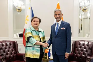 न्यूयॉर्क में जयशंकर-लाज़ारो की मुलाकात : दक्षिण- चीन सागर विवाद के बीच रणनीतिक साझेदारी मजबूत, सुरक्षा और समुद्री सहयोग को नई दिशा 