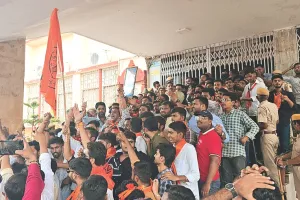 एबीवीपी-एनएसयूआई के बड़ी संख्या में समर्थकों ने जमकर किया हंगामा : मोहनलाल सुखाड़िया विश्वविद्यालय की कुलगुरु ने औरंगजेब को बताया था कुशल प्रशासक 