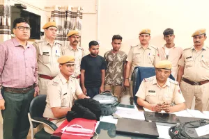 ट्रेनों से लेपटॉप चोरी करने वाले 3 बदमाश गिरफ्तार, जीआरपी ने 6 लेपटॉप और 4 एटीएम कार्ड किए बरामद