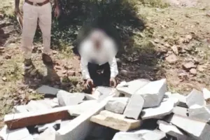 नवजात की हत्या का प्रयास : इज्जत बचाने के लिए नाना ने ही मुंह में ठूंसा था पत्थर, पुलिस ने करवाया सीन रीक्रिएट