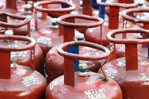 मोबाइल नंबर पोर्टेबिलिटी की तरह अब बदल सकेंगे LPG सिलेंडर की कंपनी, नया नियम जल्द होगा लागू, उपभोक्ताओं को मिलेगा अधिक विकल्प