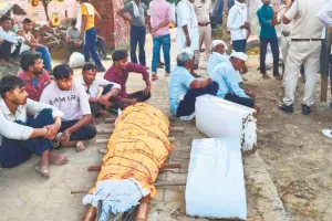 दो पक्षों के विवाद ने थामी श्मशान की राह : ग्रामीण अर्थी लेकर रास्ते में बैठे, पुलिस और अधिकारियों की समझाइश भी बेअसर