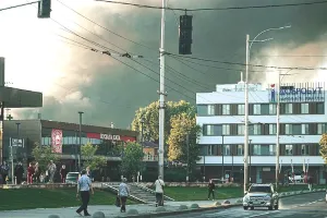 यूक्रेन पर रूस का सबसे बड़ा हमला : कीव पर दागे आठ सौ से ज्यादा ड्रोन, कैबिनेट बिल्डिंग क्षतिग्रस्त; मिसाइलें भी दागीं