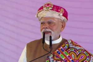 ये नया भारत, किसी की परमाणु धमकियों से नहीं डरता : घर में घुस कर मारता है, पीएम मोदी ने कहा- वीर जवानों ने पाकिस्तान को झुकाया