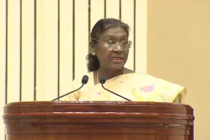 राष्ट्रपति मुर्मु का आह्वान : वैश्विक व्यापार की चुनौतियों को अवसर में बदलें, भारत को बनाएं नवाचार अर्थव्यवस्था का केंद्र