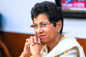 हरियाणा में डीएपी खाद के लिए धक्के खा रहा किसान : कालाबाजारी में खाद आसानी से उपलब्ध, सैलजा ने कहा- किसान हित में उचित कदम उठाएं सरकार 