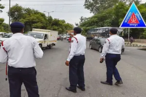 आरटीओ और ट्रैफिक पुलिस का बालिका सुरक्षा को लेकर सुरक्षित सफर अभियान परवान पर