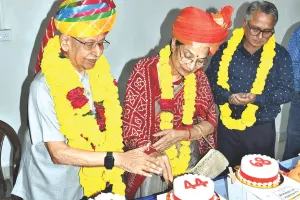 90 केक काटकर मनाया दैनिक नवज्योति का 90वां स्थापना दिवस : प्रधान सम्पादक चौधरी ने कहा- नवज्योति की अलग पहचान, सहयोगियों का जताया आभार