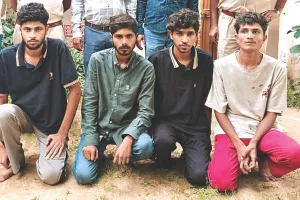 एटीएम से छेड़छाड़ कर रुपए चुराने वाले गिरोह के 4 आरोपी गिरफ्तार, थार गाड़ी और नकदी बरामद