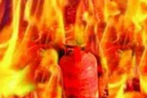 लीबिया में गैस सिलेंडर में विस्फोट : 3 लोगों की मौत, कार गैराज की छत ढही