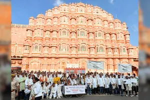 आयकर विभाग की गांधी जयंती पर प्रभात फेरी, स्वच्छ और हरित भारत के प्रति दोहराई प्रतिबद्धता 