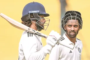 ईरानी ट्रॉफी : शेष भारत के 5 पर 142 रन, अभिमन्यु ईश्वरन का अर्धशतक, विदर्भ से अभी 200 रन पीछे