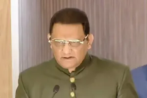 तेलंगाना में मंत्रिमंडल का विस्तार : अजहरुद्दीन बने राज्य मंत्री, राज्यपाल ने दिलाई पद और गोपनीयता की शपथ 