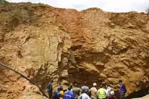 वेनेजुएला में ढही खदान : बचावकर्मियों ने तलाशी के बाद बरामद किए 12 शव,  फंसे थे 14 खनिक