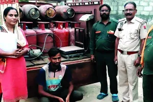 घरेलू सिलेण्डर से वाहनों की रिफिलिंग करने वालों पर शिकंजा : एक साथ कई थाना इलाकों में कार्रवाई, 6 आरोपियों को पकड़ा 