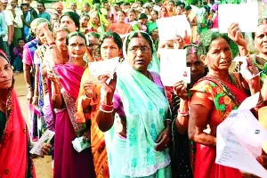 बिहार विधानसभा चुनाव : महिलाओं को टिकट देने में आरजेडी सबसे आगे, एनडीए-महागठबंधन दोनों ने लगाई वादों की झड़ी